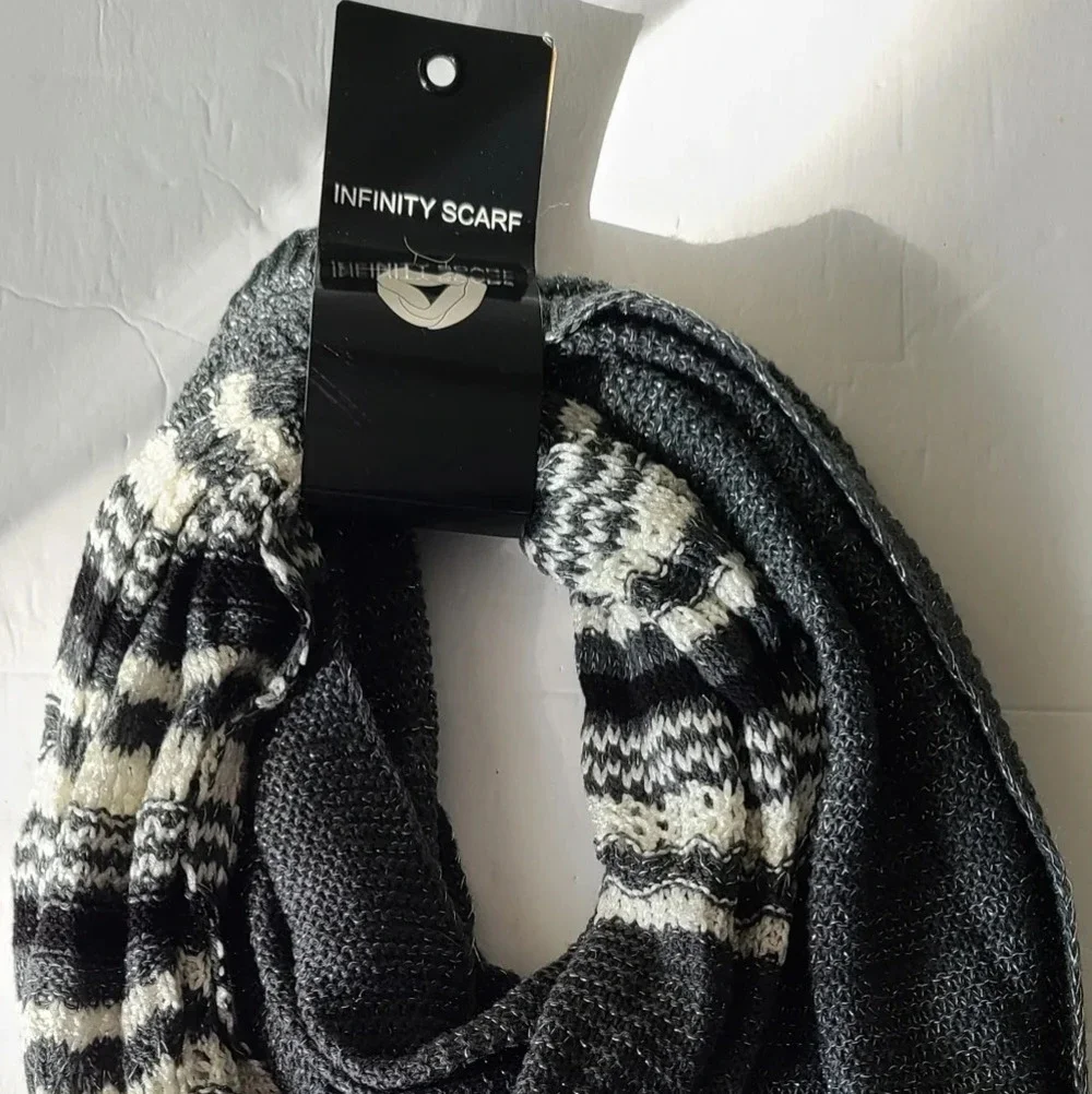 New Infiniti scarf  80%acrylic